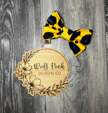 Load image into Gallery viewer, Yellow Leopard Bowtie